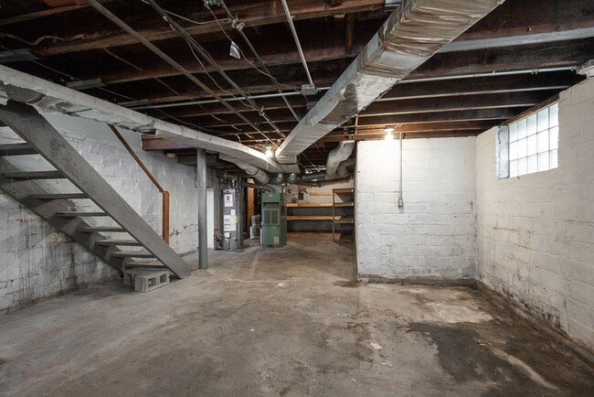 Building Photo - 3300 Dellwood Rd
