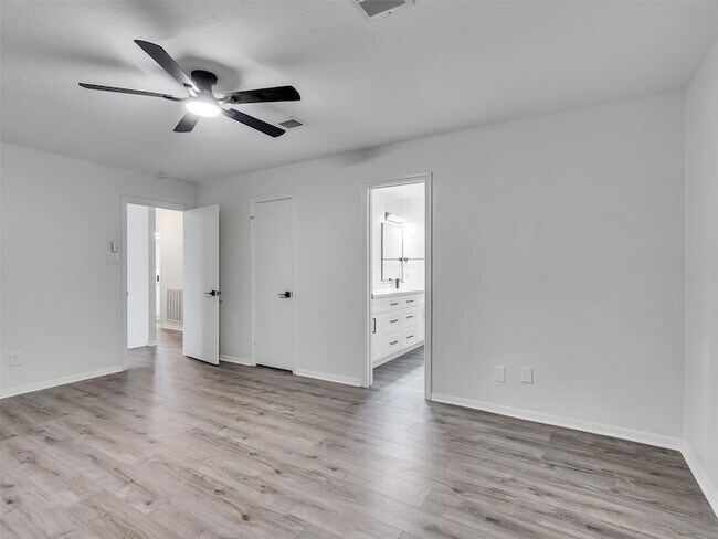 Building Photo - 4023 Laverock Rd
