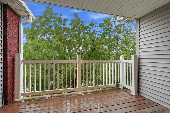 Building Photo - New Listing - 2 Bedroom, 2 Bath Condo in North Liberty