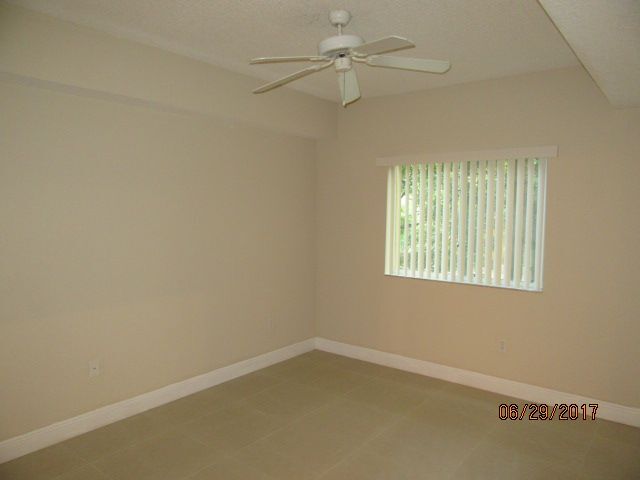 Building Photo - 6001 SW 70th St