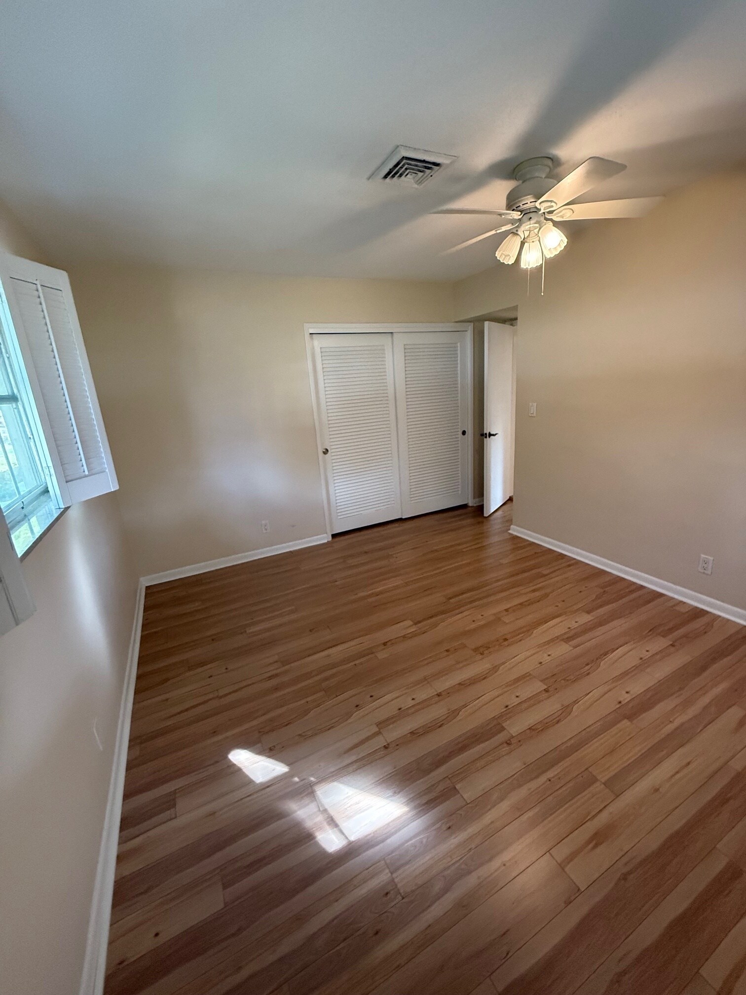 Building Photo - 1424 SE 12th Ave