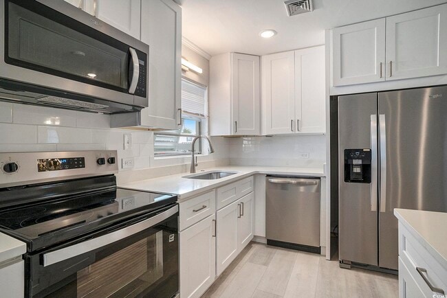 Building Photo - 1911 Madison Dr