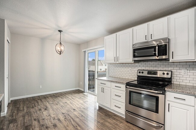 Building Photo - Spacious 4-Bedroom Home with Gourmet Kitch...