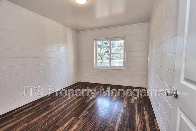 Building Photo - 5912 21st Ave