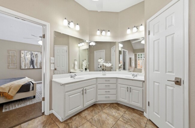 Building Photo - 905 Hunter's Creek Dr