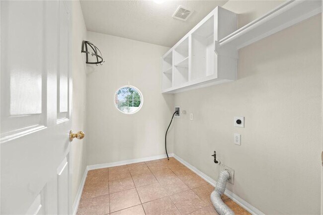 Building Photo - 6411 Briar Moss Ln