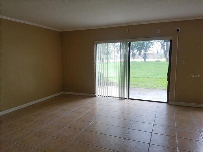 Building Photo - 5421 Vineland Rd