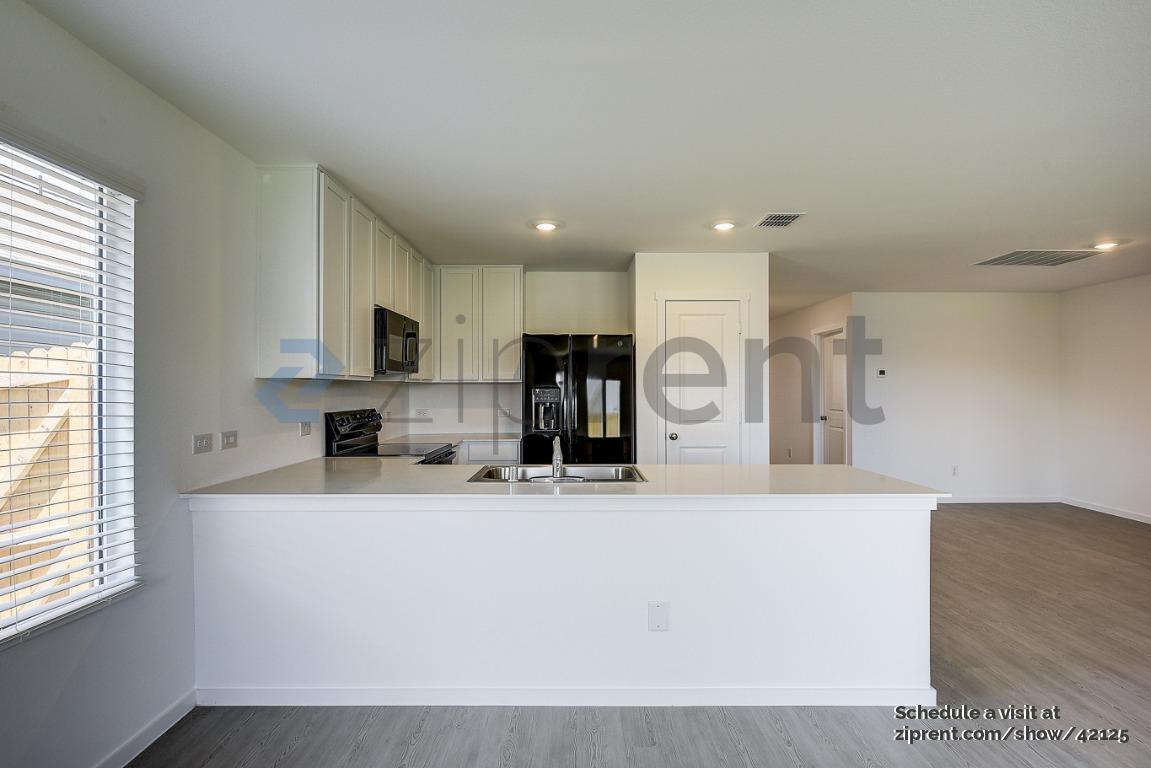 Building Photo - 531 Montclair Ave