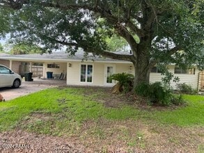 Building Photo - 108 Notre Dame Dr