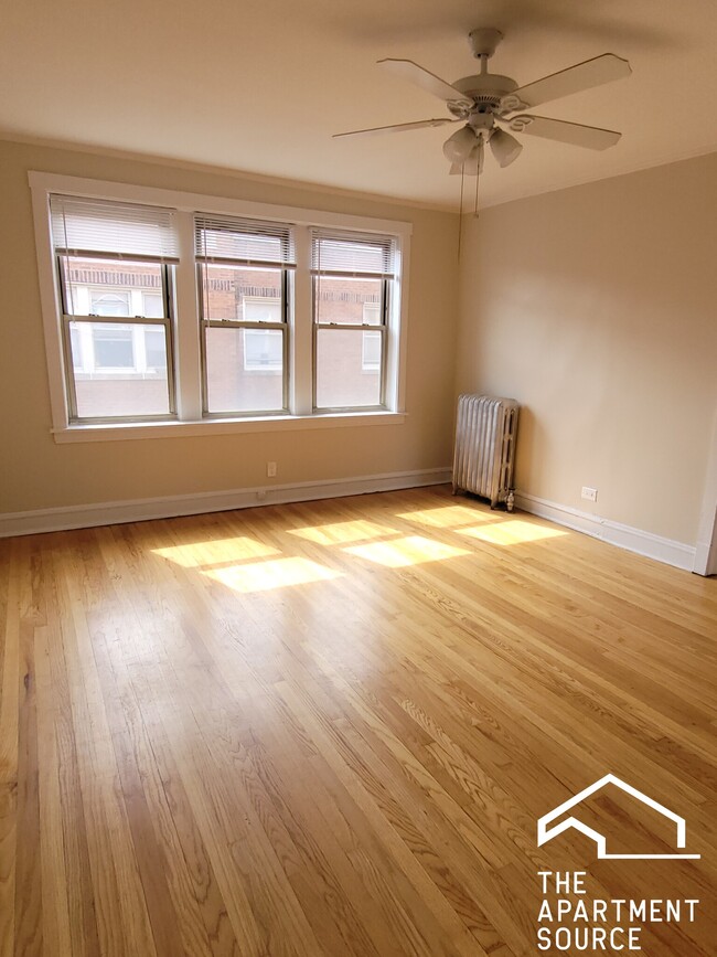 Primary Photo - 2342 W Touhy Ave