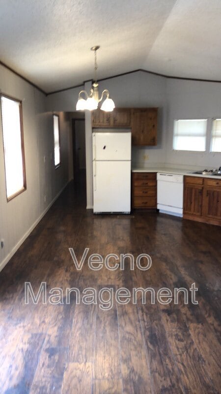 Building Photo - 201 S Preston Rd