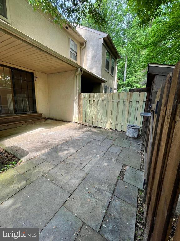 Building Photo - 204 Weatherstone Dr