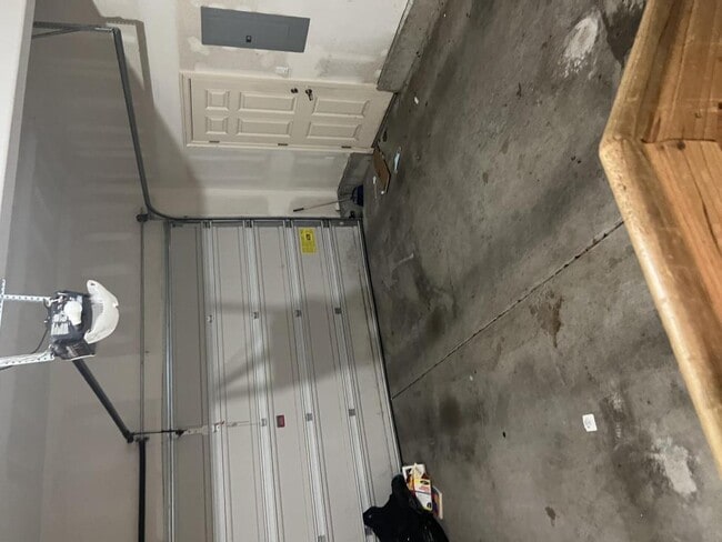 Building Photo - 15715 SE Bybee Dr