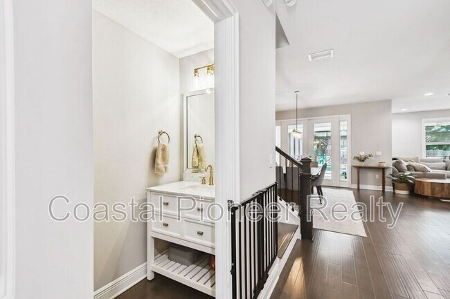 Building Photo - 5408 S Elkins Ave