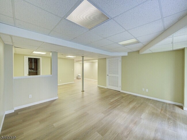 Building Photo - 223 Emily Pl