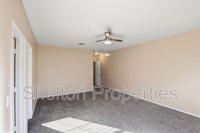 Building Photo - 15818 N 25th St