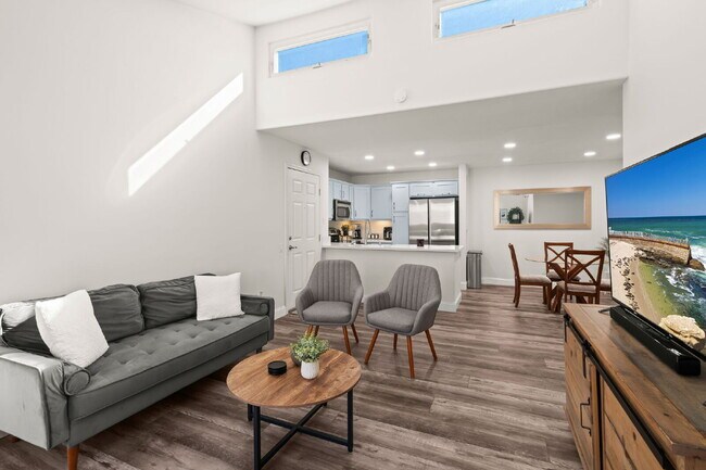 Building Photo - Fully Furnished 3BR/2BA Condo with Vaulted Ceilings, Close Proximity to UCSD and Medical Centers!...