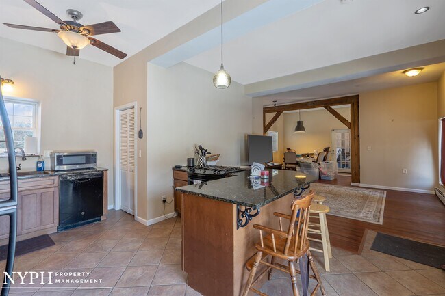 Building Photo - 5113 Cedarvale Rd