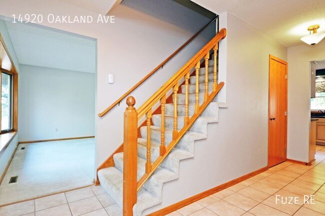 Building Photo - 14920 Oakland Ave