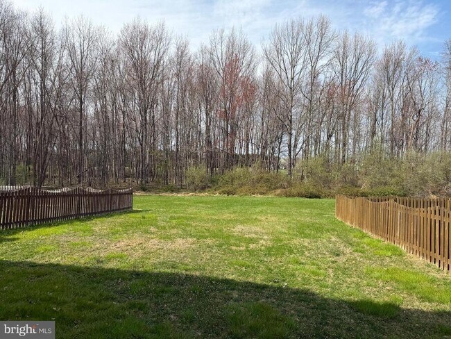 Building Photo - 25 Shawn Ln