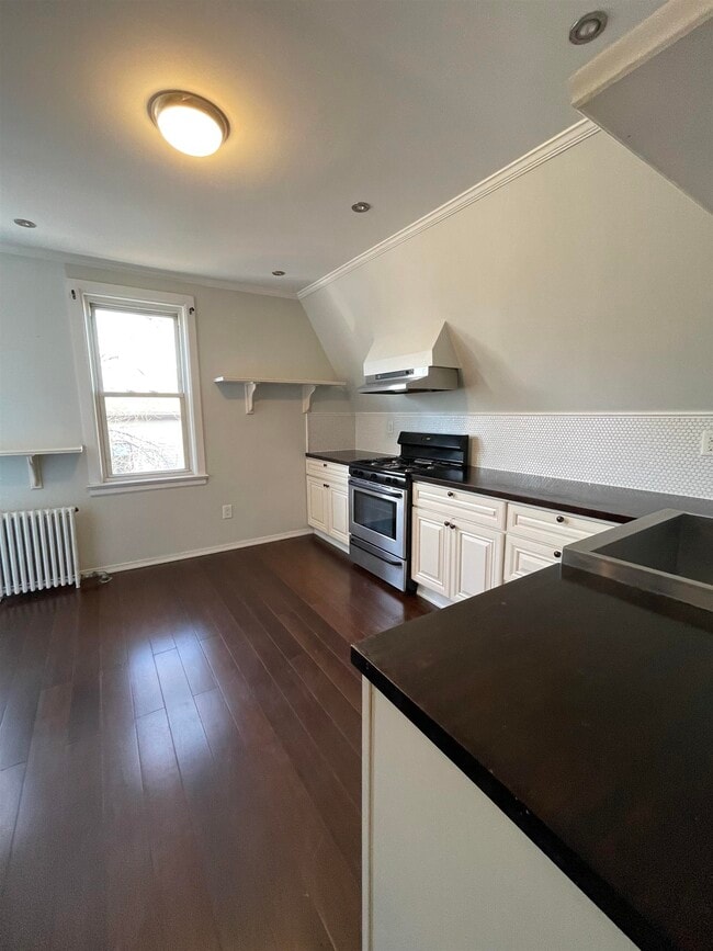 Building Photo - 375 Avenue C