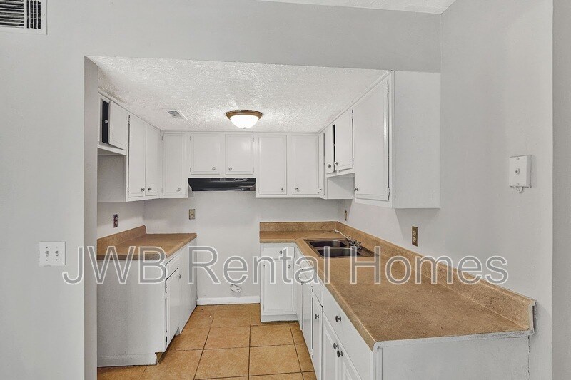 Building Photo - 2859 Yellow Pine Ct