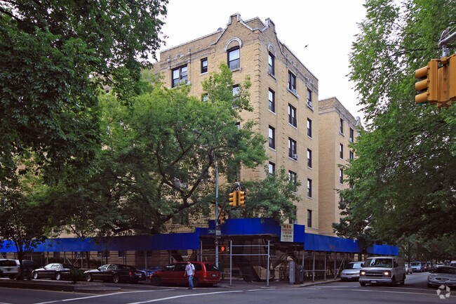 Building Photo - 89-04 34th Ave