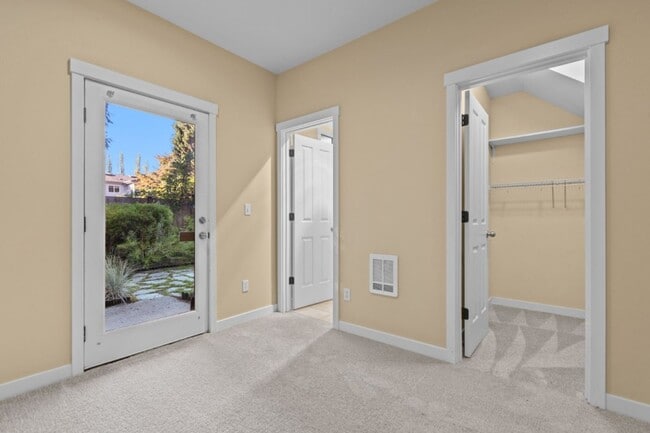 Building Photo - 3bd/2.25ba Seattle Townhouse