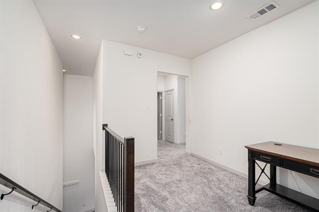 Building Photo - 988 Emil Pl