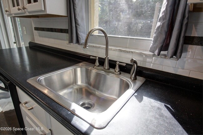 Building Photo - 3325 Elizabeth St