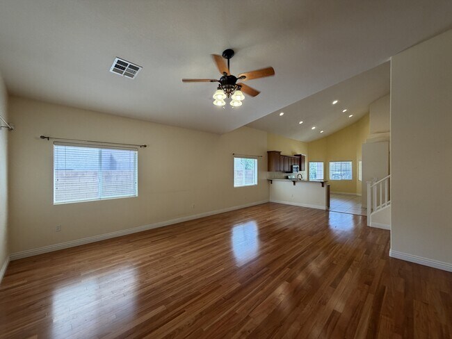 Building Photo - 11240 Playa Bonita Ave