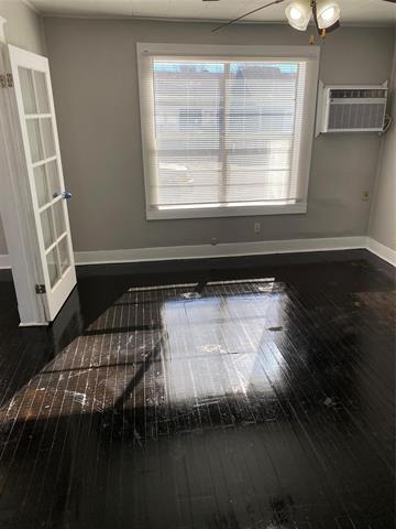 Building Photo - 1613 Park St