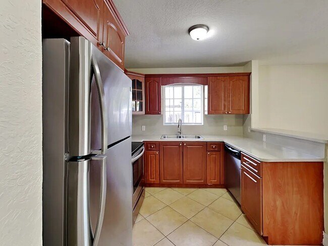 Building Photo - 6314 Plunkett St