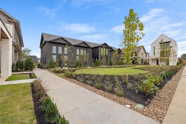 Building Photo - 4611 S 47th St