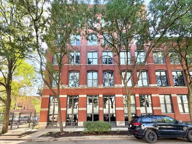 Primary Photo - 2511 W Moffat St