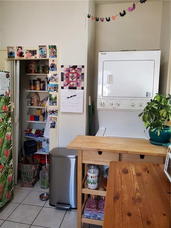 Building Photo - 705 Graham Pl