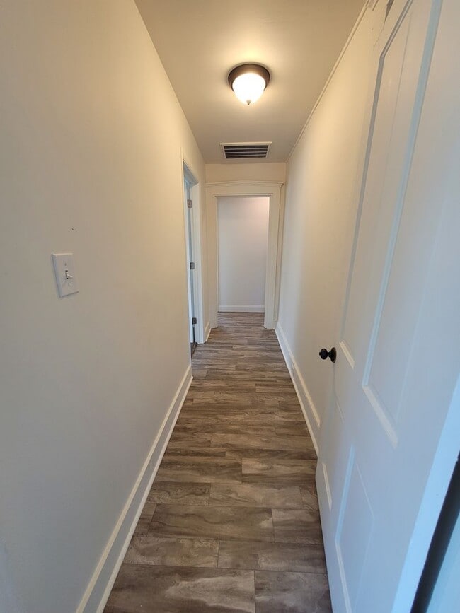 Building Photo - Newly renovated 3 bedroom Townhome - Gordonville
