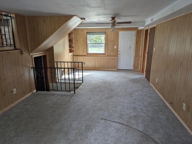 Building Photo - 2283 Grandview Dr