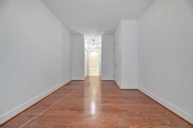Building Photo - 1425 11th St NW