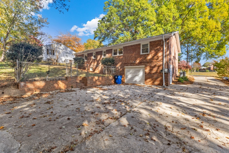 Building Photo - 1200 Lockland Ave