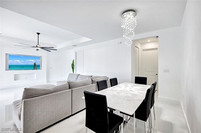 Building Photo - 502 SW 25th Pl