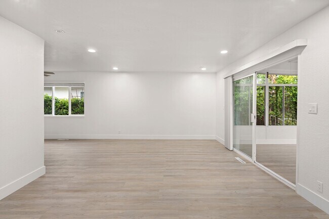 Building Photo - Beautiful remodeled 3 bed 2 bath home in Cupertino. Top Rated Schools. Must see!