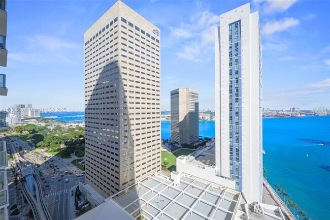 Building Photo - 300 S Biscayne Blvd