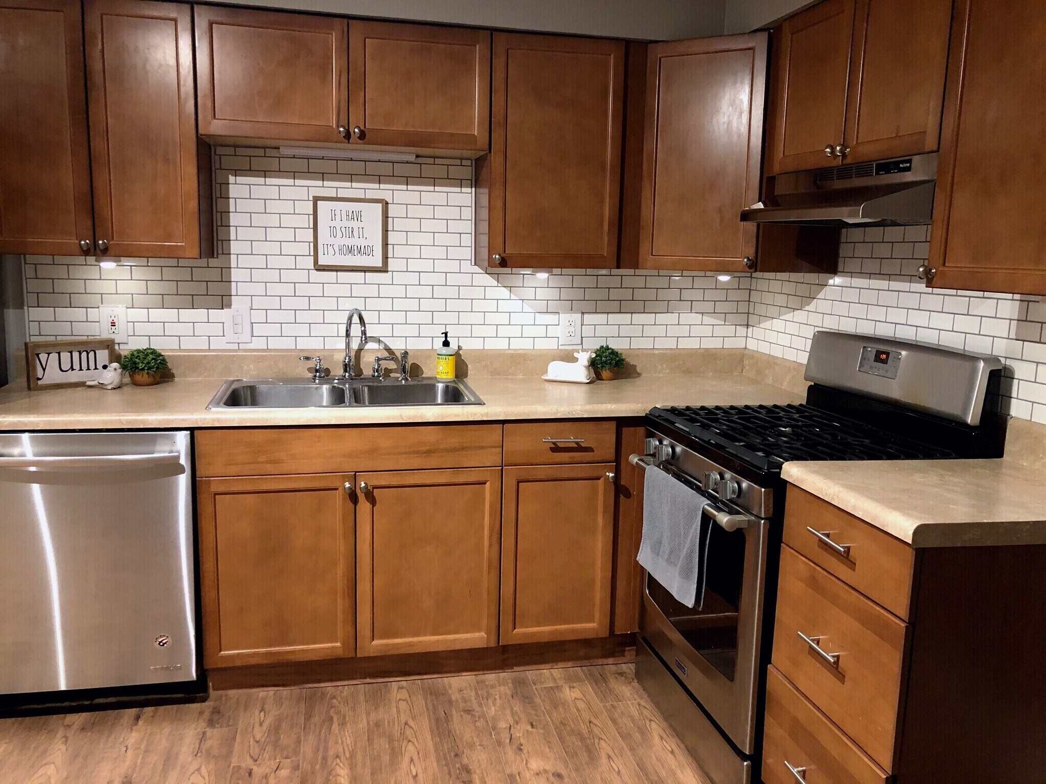 Kitchen - 3413 Lisa Dr