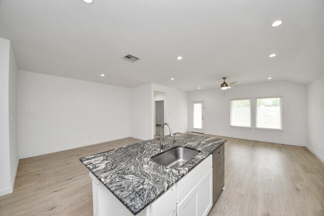 Building Photo - 1618 Westway Dr
