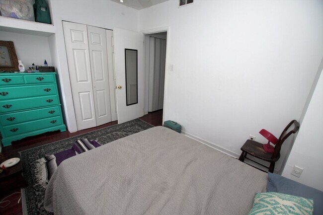 Building Photo - Beautiful 1 bedroom one bath in a great location in East Passayunk