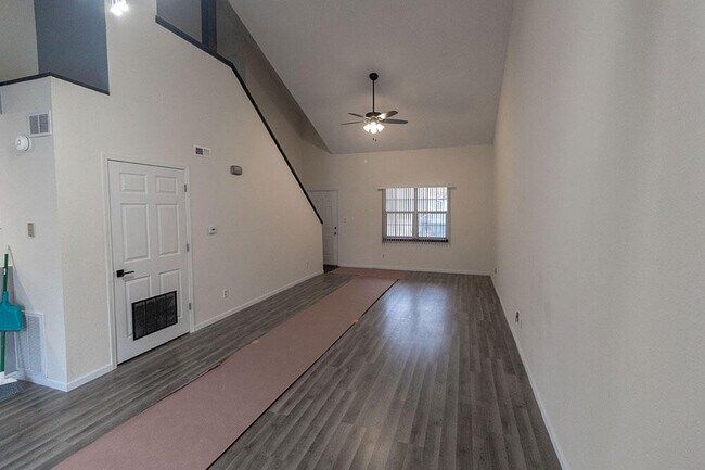 Building Photo - 3411 Crossings Dr