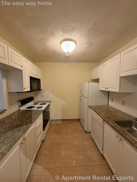Primary Photo - 373 Highland Ave