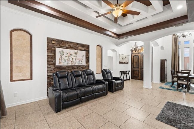 Building Photo - 21 N Loretta Lynn Dr