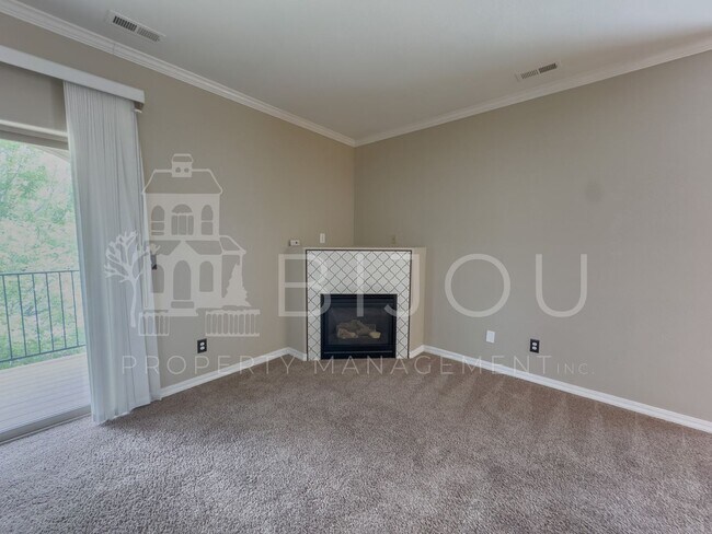 Building Photo - 1695 Little Bear Creek Point